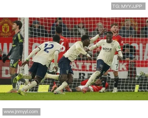 球迷炸锅：曼联这一行为引热议！