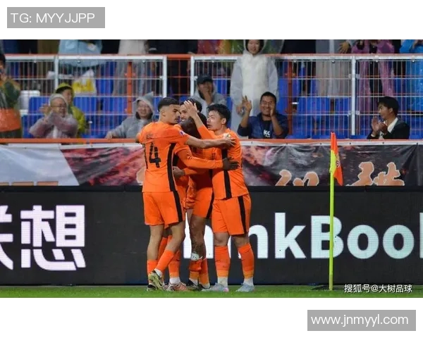 冲突升级！欧联与教练发生激烈争执