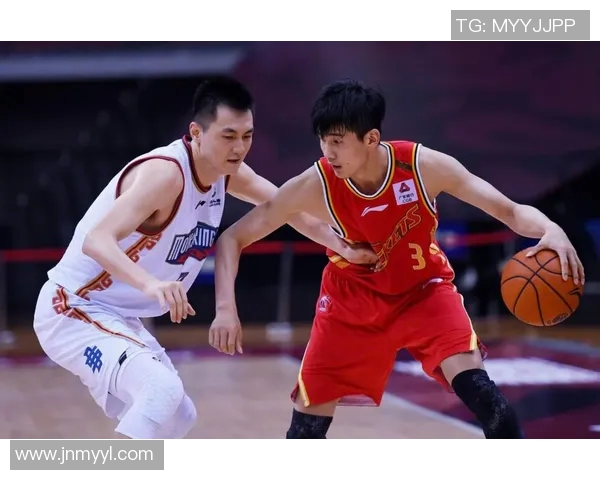 超级对决引爆CBA赛场 激烈大战成球迷热议焦点 超级对决引爆CBA赛场 激烈大战成球迷热议焦点