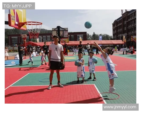 中国青少年篮球公开赛圆满落幕 冠军球队成媒体聚焦焦点